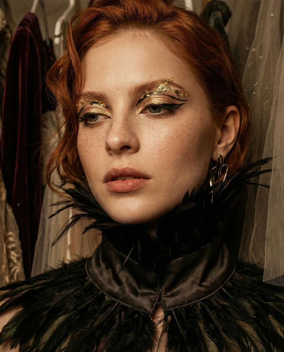 vibe_title_en": "Fragile Splendor",