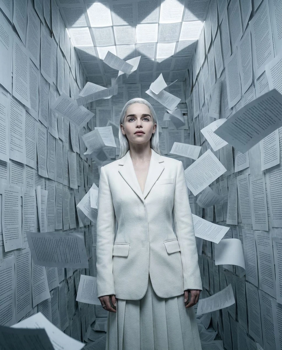 vibe_title_en": "The Defiant Stillness Inside the Monolithic Paper Vortex",