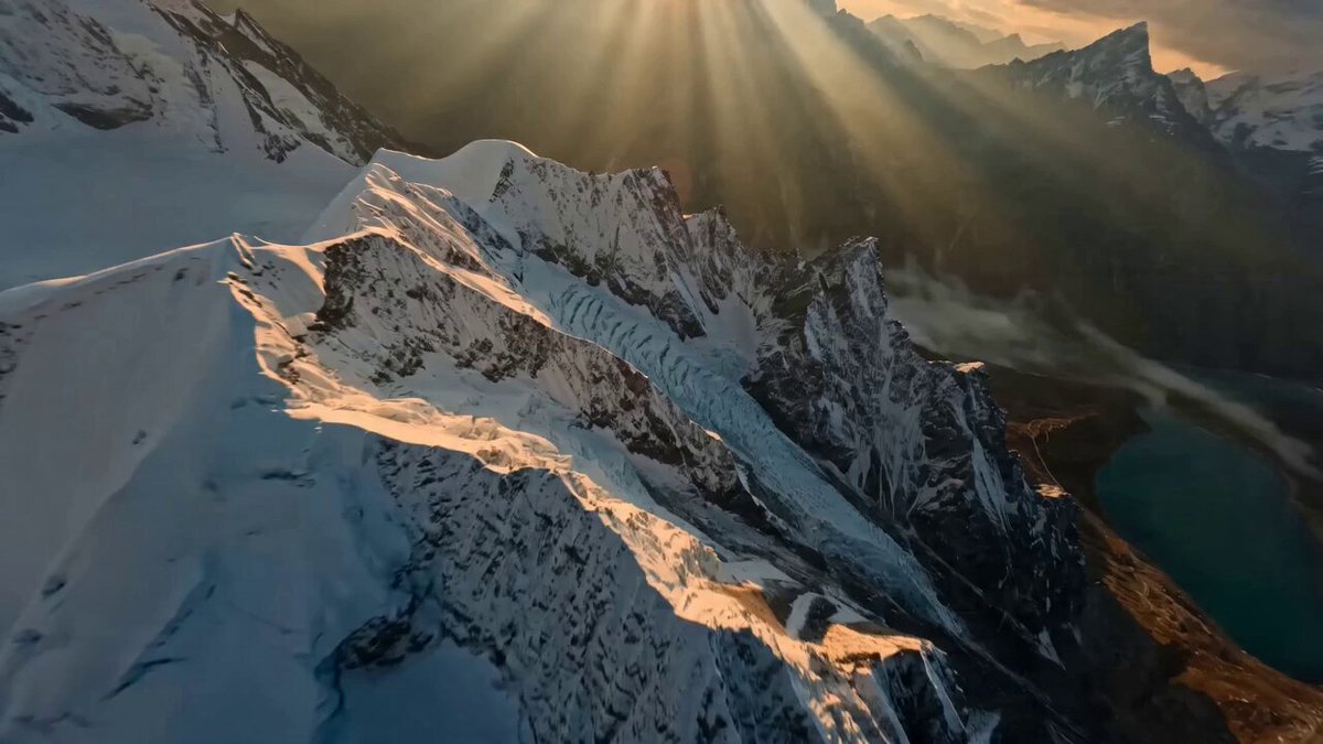 Flying through the heart of the Himalayas!