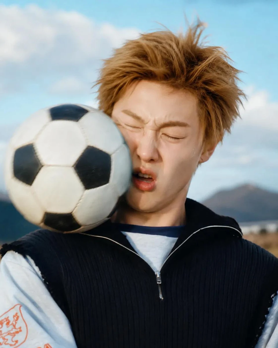 Ultra-realistic high-speed sports photography, close-up portrait of a you...