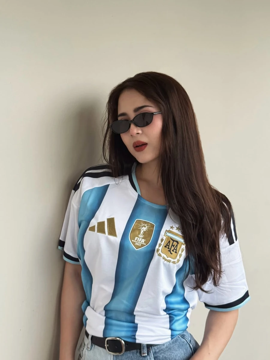 Ultra-realistic fashion portrait photography of a stylish young woman wea...
